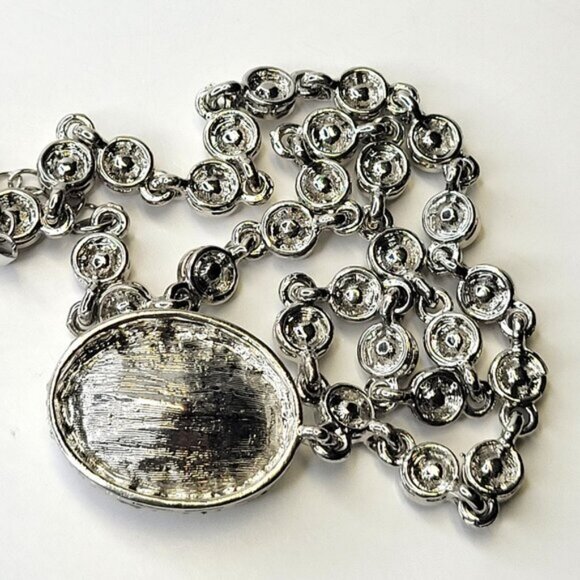 Oval Crystal Fashion Pendant Necklace - Picture 5 of 9